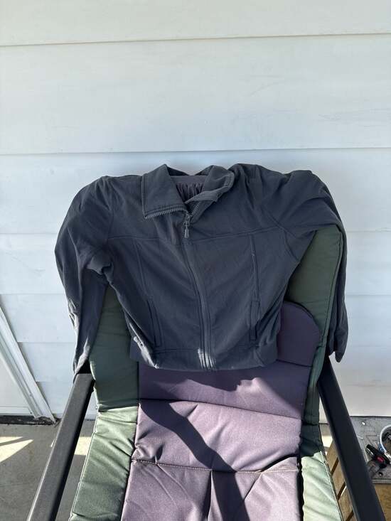 Lululemon Jackets & Blazers - Lululemon In Stride Jacket Black Mesh Pleated Back Full Zip